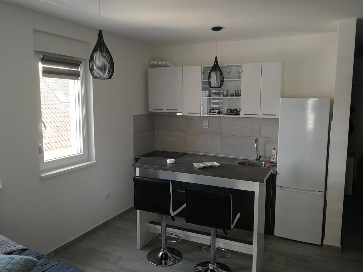Appartement Danica à Sremska Mitrovica Extérieur photo