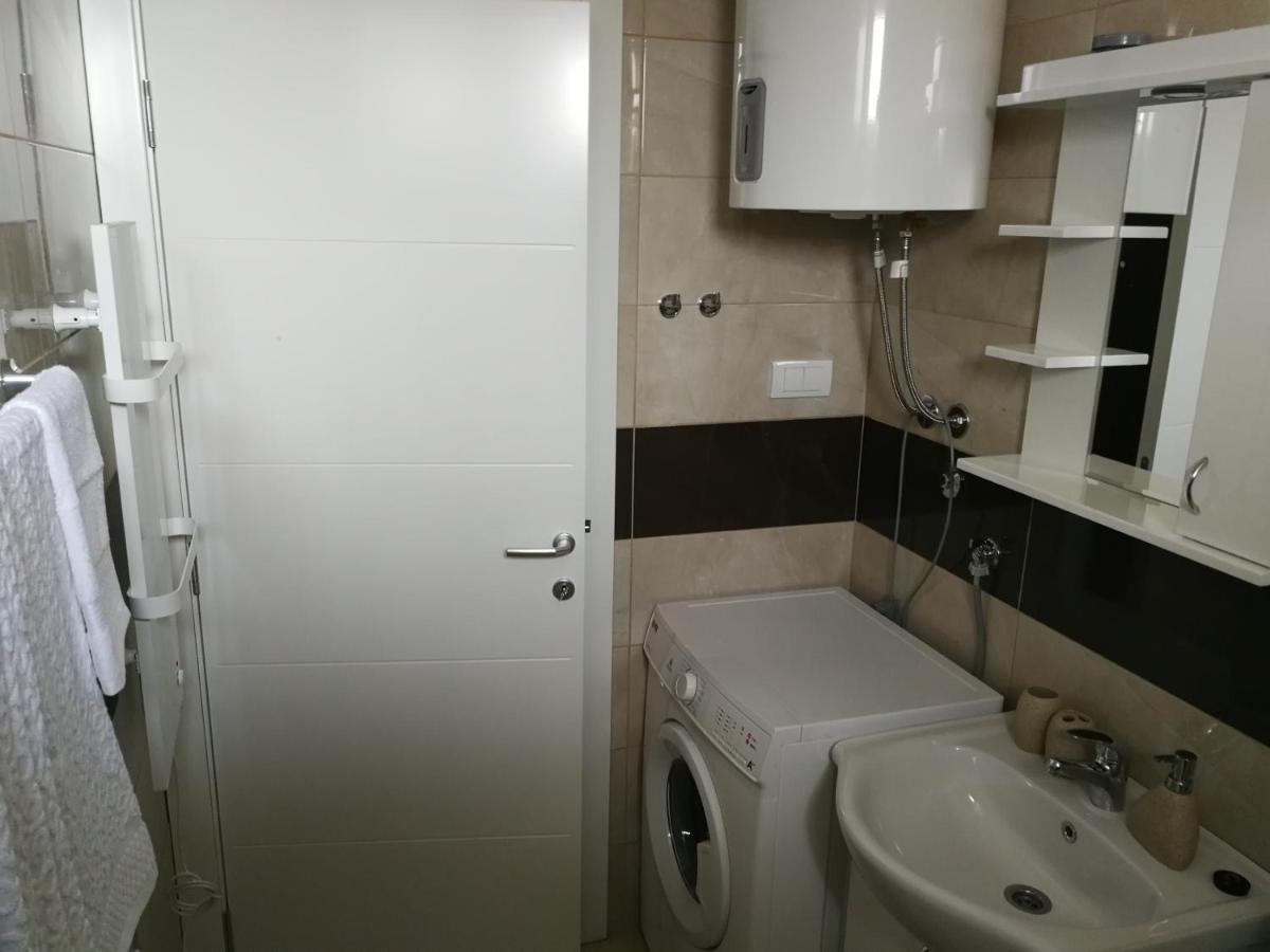 Appartement Danica à Sremska Mitrovica Extérieur photo