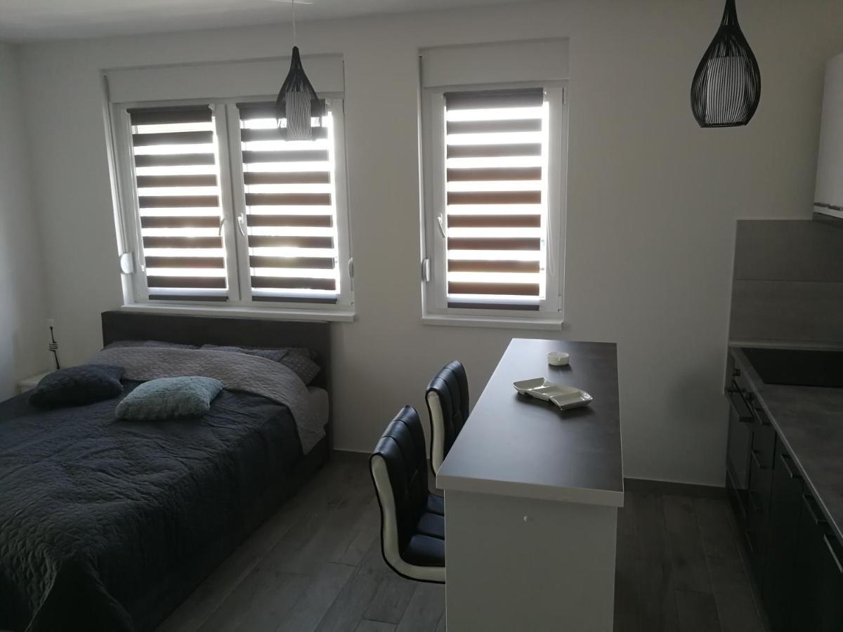 Appartement Danica à Sremska Mitrovica Extérieur photo
