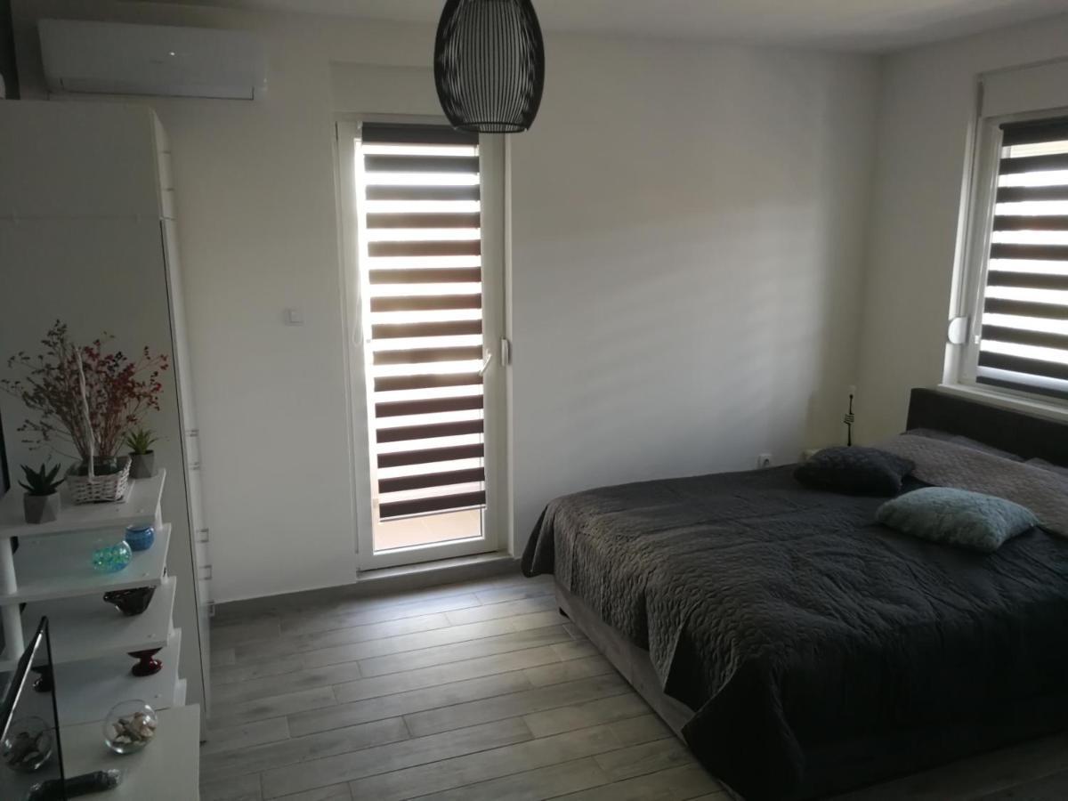 Appartement Danica à Sremska Mitrovica Extérieur photo